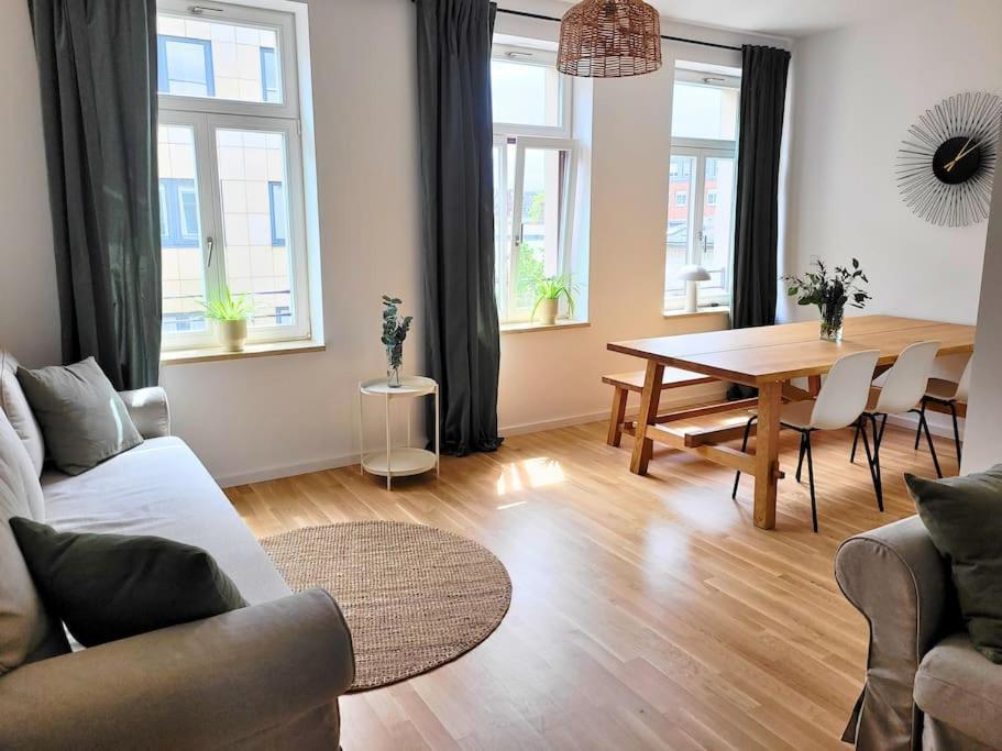 Stylisches Zentrales City-Apartment Mit 2 Balkonen Leipzig Exterior foto